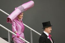 INCREIBLE PERO CIERTO.jpg